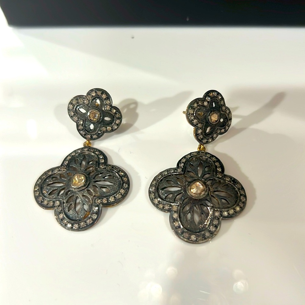 Hanging flower earrings